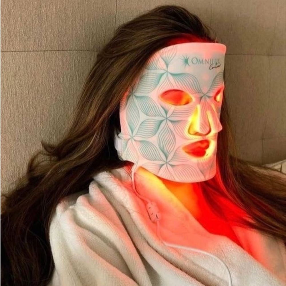 omnilux contour LED mask / face